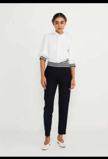 새상품급 보더스 앳 발코니 TAPERED PANTS 네이비 38