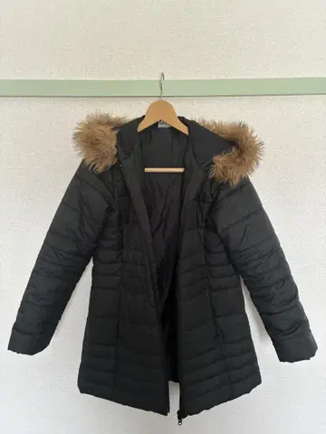 세일 PUMA 블랙 다운 자켓 퍼 포함 M 사이즈