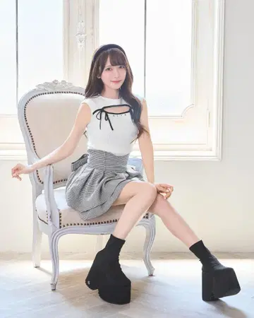 미셸 마카롱 M 슬림 레그 리본 스커트 블랙x화이트 하운드투스 체크