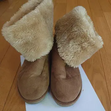어그 부츠 베이지 스웨이드