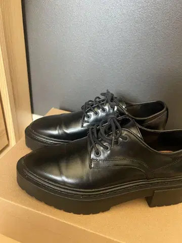ZARA 로퍼