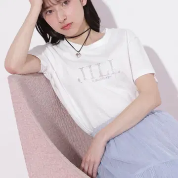 JILLSTUART 질 바이 질 스튜어트 핫 핏 로고 T셔츠