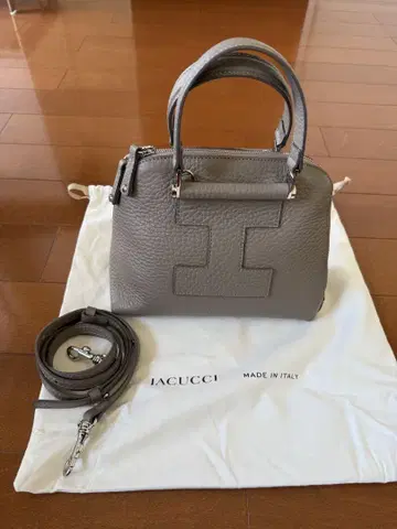 IACUCCI 가죽 숄더백 그레이