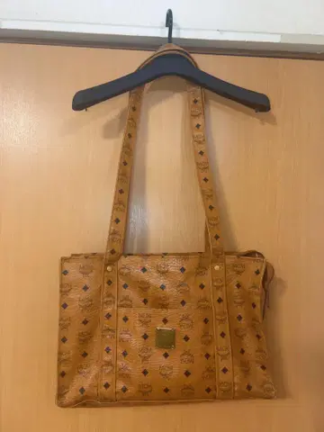 MCM 브라운 가죽 토트백