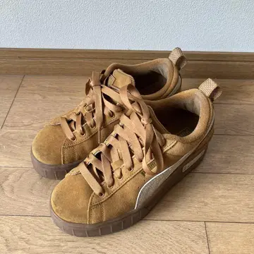 PUMA 브라운 통굽 스니커즈