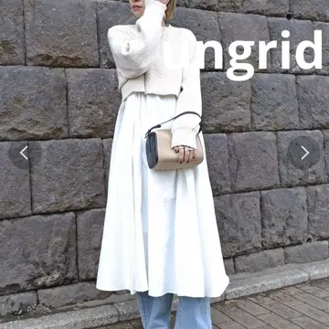 [ 새상품급 ] ungrid 백 레이스업 니트 세트 원피스 화이트