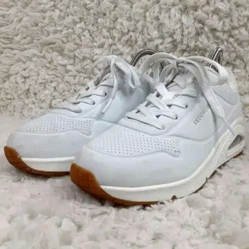 새상품급 23.0cm SKECHERS 스케쳐스 스니커즈 화이트
