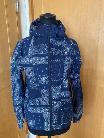 the north face 반다나 패턴 윈드 브레이커