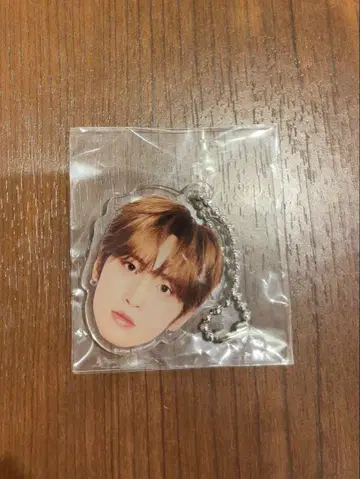 INI  캡슐 토이 얼굴 아크릴 키링