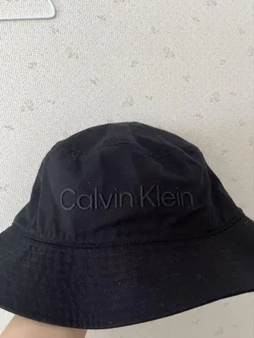Calvin Klein 블랙 버킷햇 OS