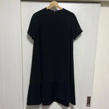 드레스트리아 블랙 원피스