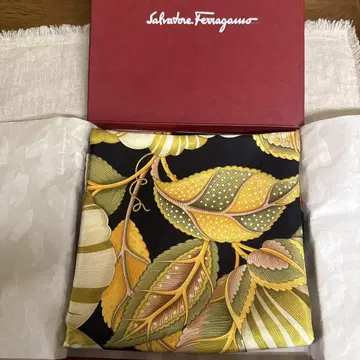 Salvatore Ferragamo 실크 스카프