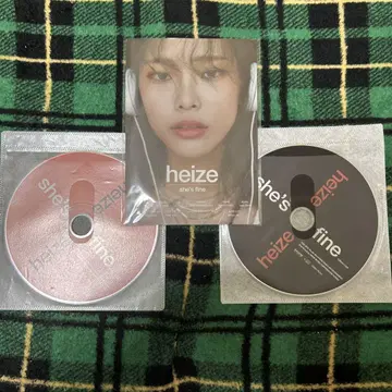 Heize/she's fine CD와 부속품 (케이스 없음)