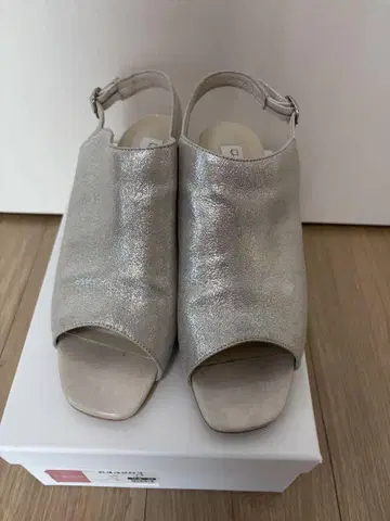 히미코 청키힐 커버 샌들