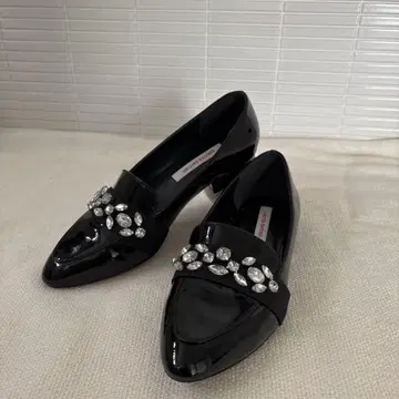 [ 새상품급 ] 비쥬 로퍼 플랫슈즈 에나멜 블랙 23.5cm