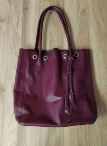 콜한 버건디 토트백 뜨개질 스트랩