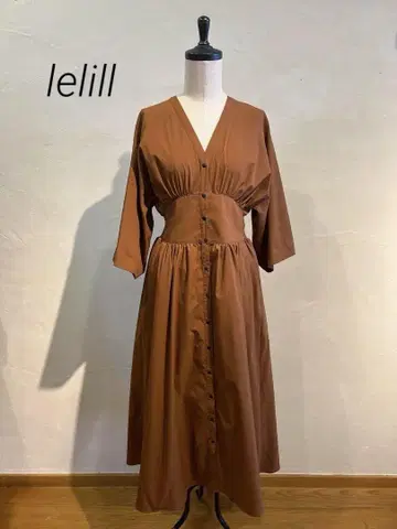새상품 lelill V넥 원피스 정가 26400엔