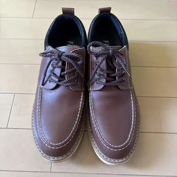 브라운 레이스업 신발