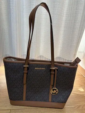 MICHAEL KORS 다크 브라운 토트백