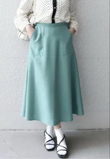 새상품급 쉽스에니 스커트 그린 38 어반 리서치 이에나