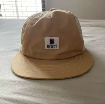 Brxtn 베이지 메쉬 캡
