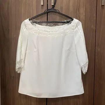 새상품급 리랜드트루 레이스 오프숄더 칠부 소매 셔츠