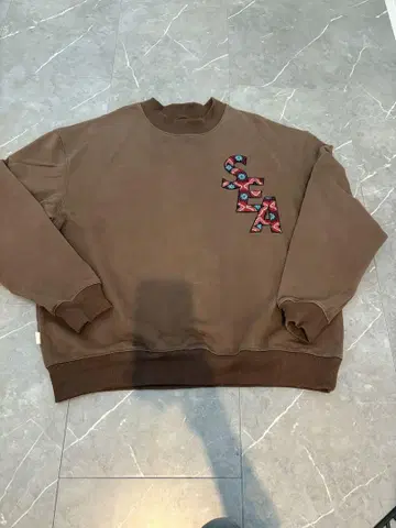 WILD AND SEA 자수 로고 브라운 트레이닝복