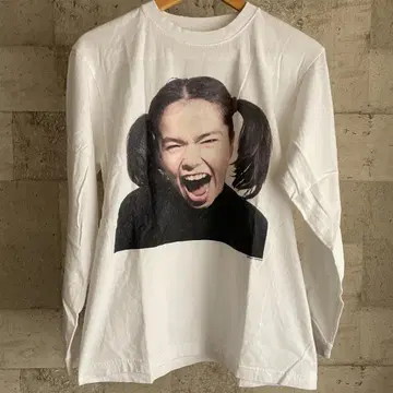 새상품 비요크 Bjork x Kevin Cummins 롱티 화이트 L