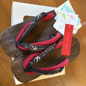 피도힐 일본 나막신 제비 자수 하나오
