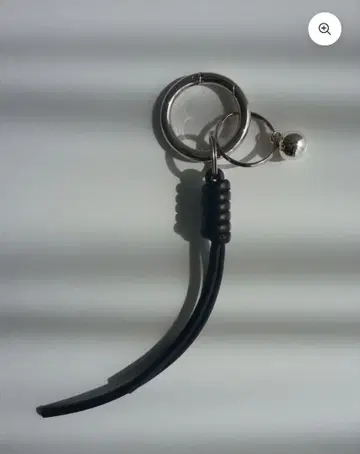 LORO sphere key charm 02