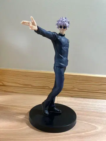 주술회전 고죠 사토루 고전ver. 피규어