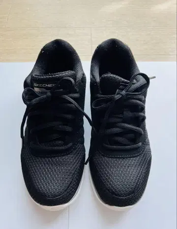 SKECHERS MEMORY FOAM 블랙 스니커즈