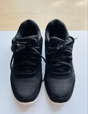 SKECHERS MEMORY FOAM 블랙 스니커즈