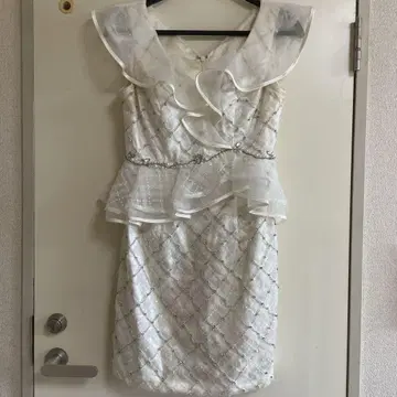 ROBE de FLEURS 화이트 드레스
