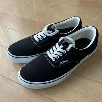 Vans V95CLA 스니커즈 US 9