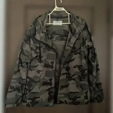 SonnyLabel 카모 패턴 후드 부착 자켓 리버서블 퀼트 베스트 포함