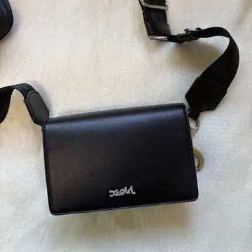 엑스걸 블랙 숄더백