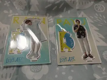 LOVE IN THE AIR 아크릴 스탠드