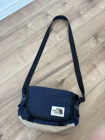 THE NORTH FACE 숄더백 네이비 중형