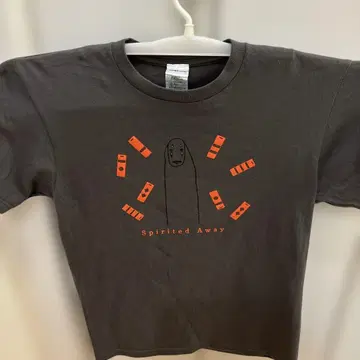 스즈키 토시오와 지브리전 센과 치히로의 행방불명 T셔츠 L 사이즈