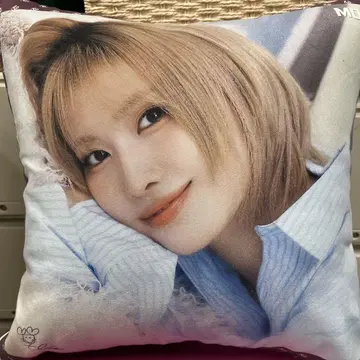 TWICE 모모 쿠션