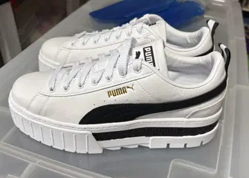 PUMA 통굽 스니커즈 화이트/블랙