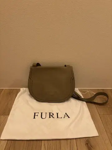 FURLA 올리브 그린 숄더백