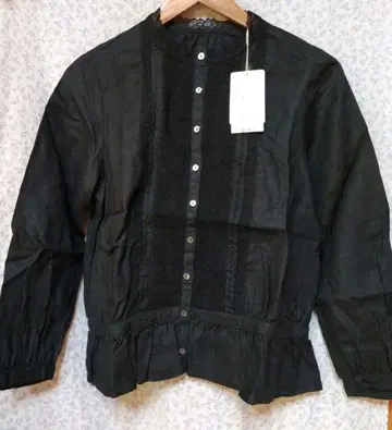 네스트로브 린넨 긴팔 레이스 블라우스