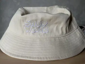 Snow World 버킷 햇 크림색