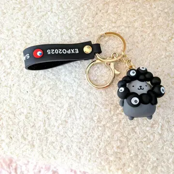 간사이 만박 미야쿠미야쿠 산리오 키링 블랙 코스프레 폼폼푸딩