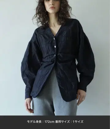 CRANE 블랙 블라우스