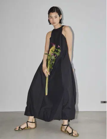 todayful Backslit Balloon Dress blk