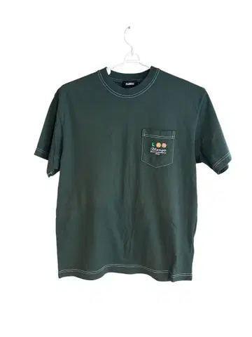 [ XLARGE ] 포켓 부착 T셔츠 다크 그린