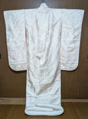 일본 의류 결혼식 신부 시로무쿠